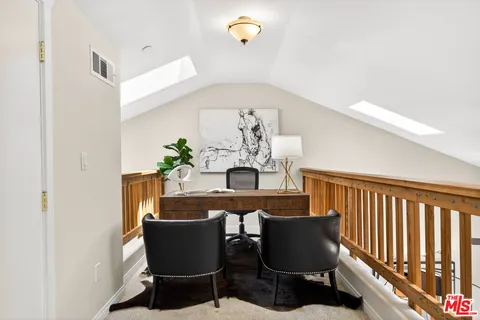 $2,500,000 | 2411 4th Street, Unit 2, Santa Monica, CA 90405