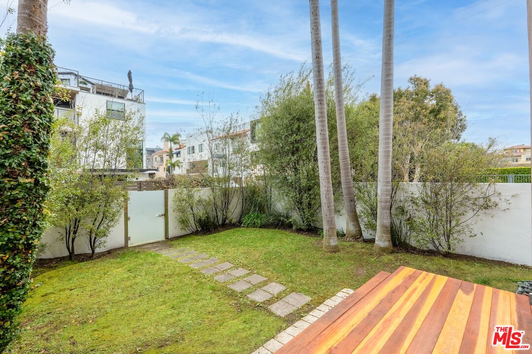 28 Westwind Street Marina del Rey, CA 90292 - Photo 3 of 45