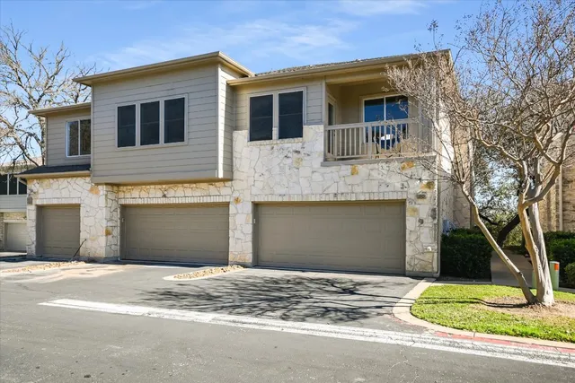 $2,300 | 7501 Shadowridge Run, Unit 110, Austin, TX 78749