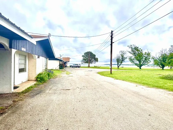 $1,250 | 132 Lake Breeze Drive, Buchanan Dam, TX 78609