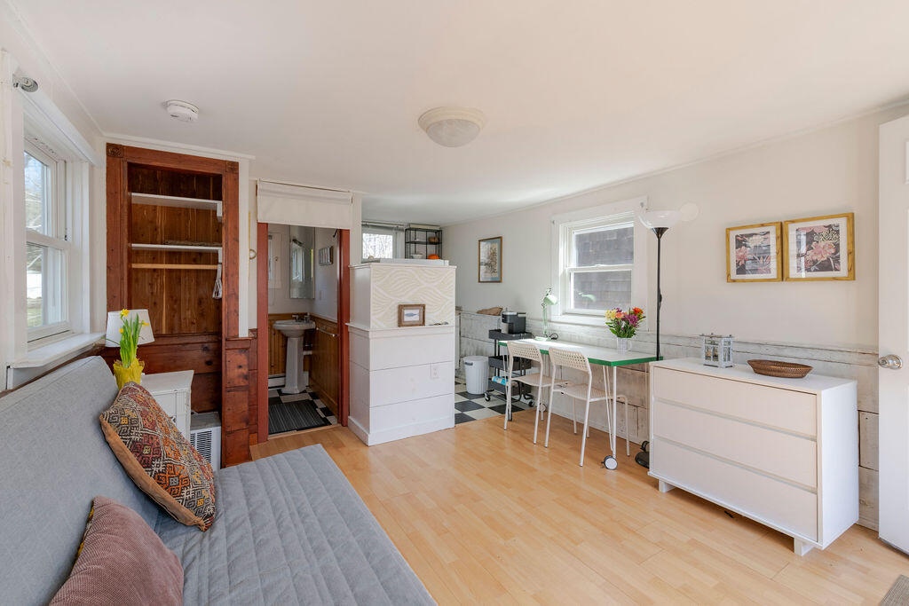 17 Shore Road, Unit 6 Truro, MA 02666 - Photo 3 of 14 17_shore_RD-6