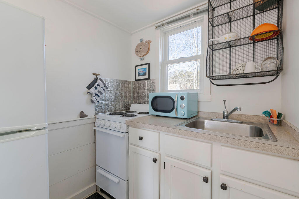 17 Shore Road, Unit 6 Truro, MA 02666 - Photo 5 of 14 17_shore_RD