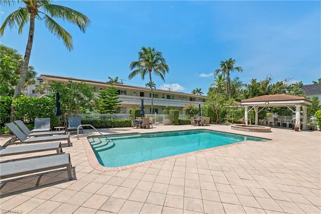 $5,000 | 950 7th Avenue South, Unit 23, Naples, FL 34102