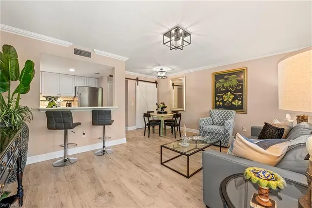 $5,000 | 950 7th Avenue South, Unit 23, Naples, FL 34102