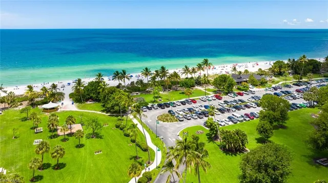 $5,000 | 950 7th Avenue South, Unit 23, Naples, FL 34102