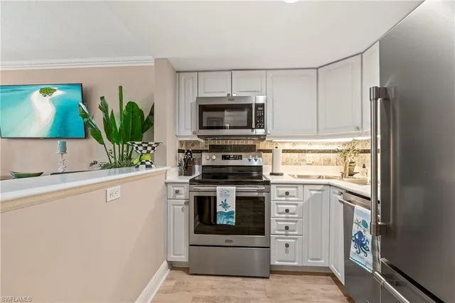 $5,000 | 950 7th Avenue South, Unit 23, Naples, FL 34102