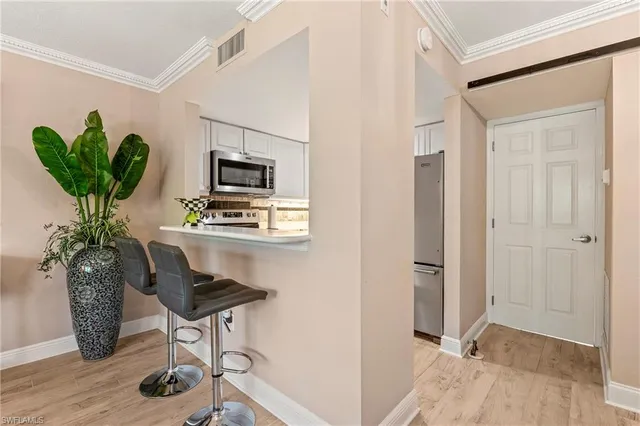 $5,000 | 950 7th Avenue South, Unit 23, Naples, FL 34102