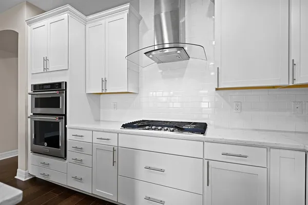 $3,300 | 5707 Village Center Drive, Lithia, FL 33547