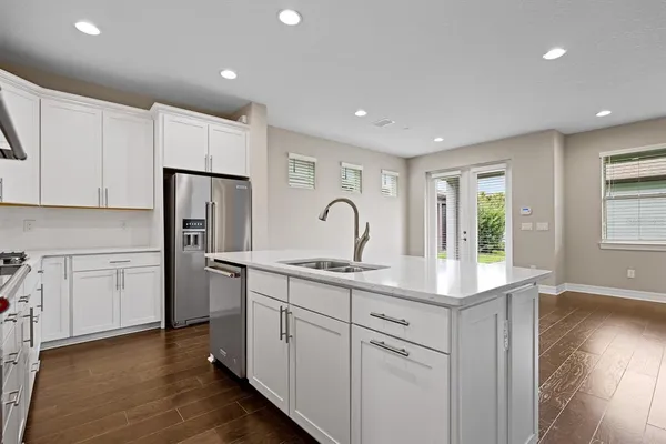 $3,300 | 5707 Village Center Drive, Lithia, FL 33547