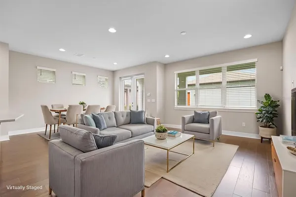 $3,300 | 5707 Village Center Drive, Lithia, FL 33547