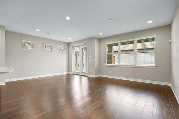 $3,300 | 5707 Village Center Drive, Lithia, FL 33547