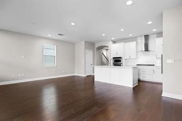 $3,300 | 5707 Village Center Drive, Lithia, FL 33547