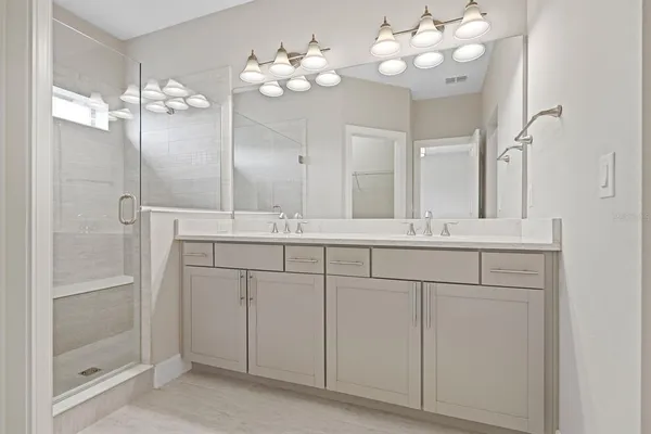 $3,300 | 5707 Village Center Drive, Lithia, FL 33547