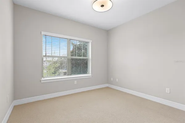 $3,300 | 5707 Village Center Drive, Lithia, FL 33547