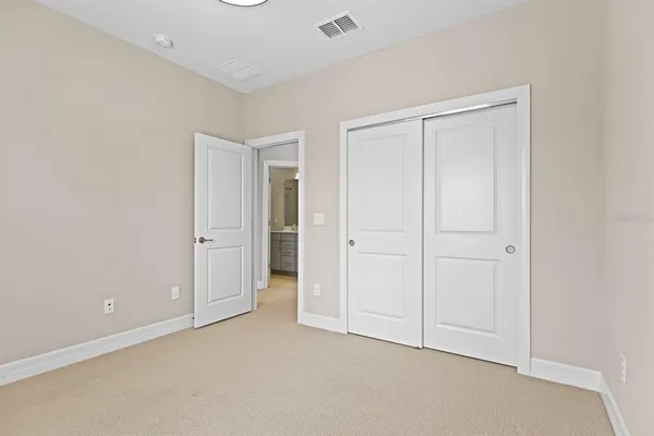 $3,300 | 5707 Village Center Drive, Lithia, FL 33547