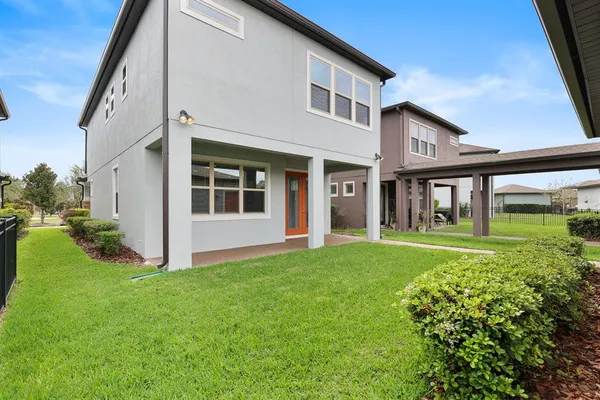 $3,300 | 5707 Village Center Drive, Lithia, FL 33547