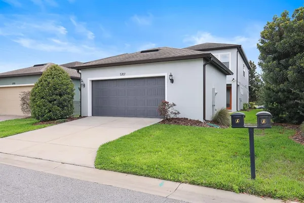 $3,300 | 5707 Village Center Drive, Lithia, FL 33547