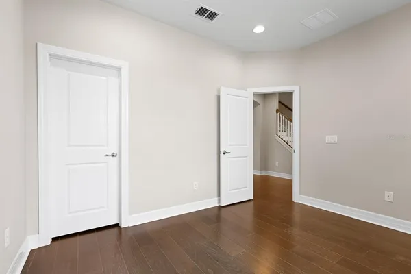 $3,300 | 5707 Village Center Drive, Lithia, FL 33547