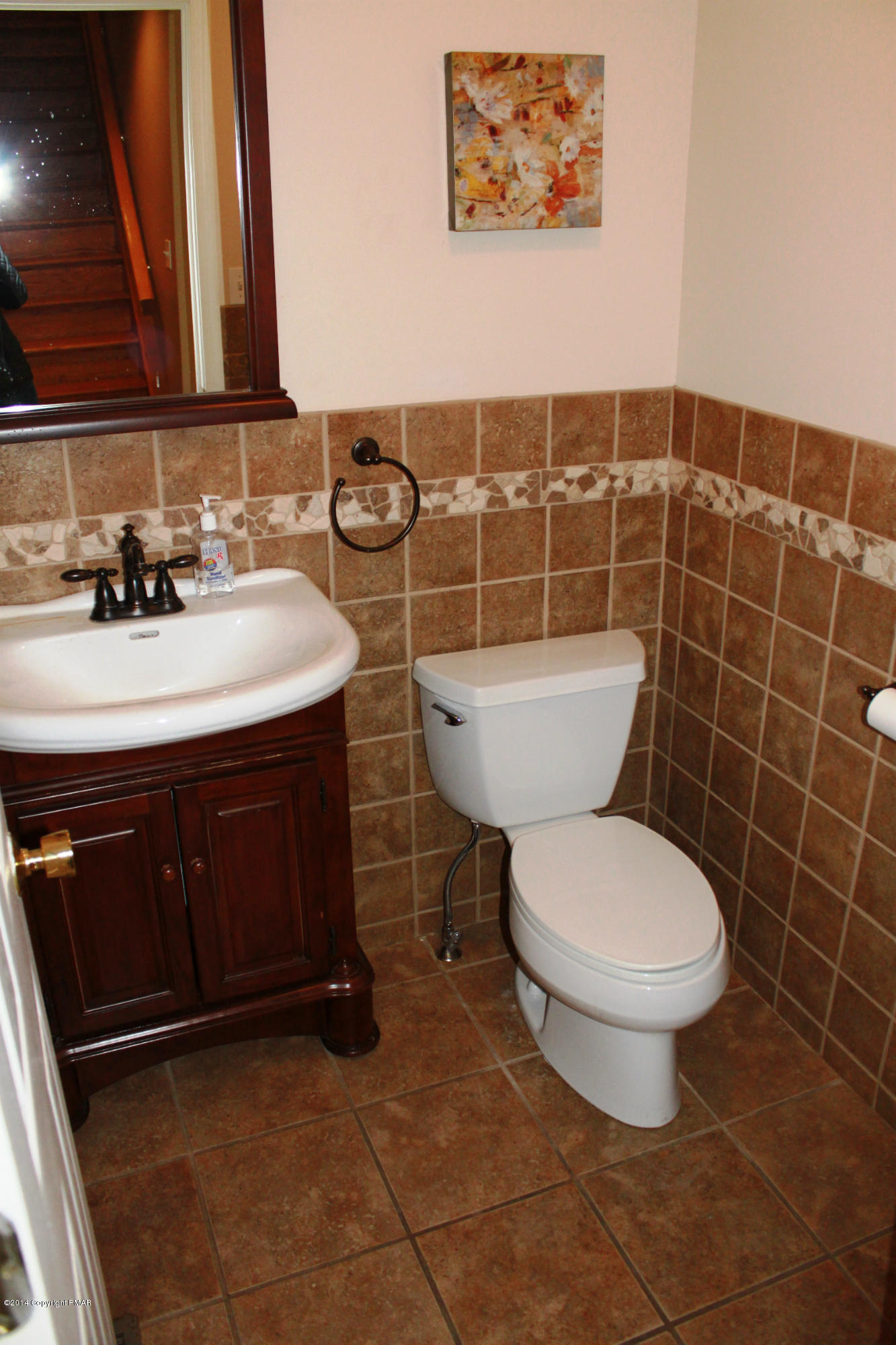301 Tara Hill Road Bartonsville, PA 18321 - Photo 15 of 40 Powder Room