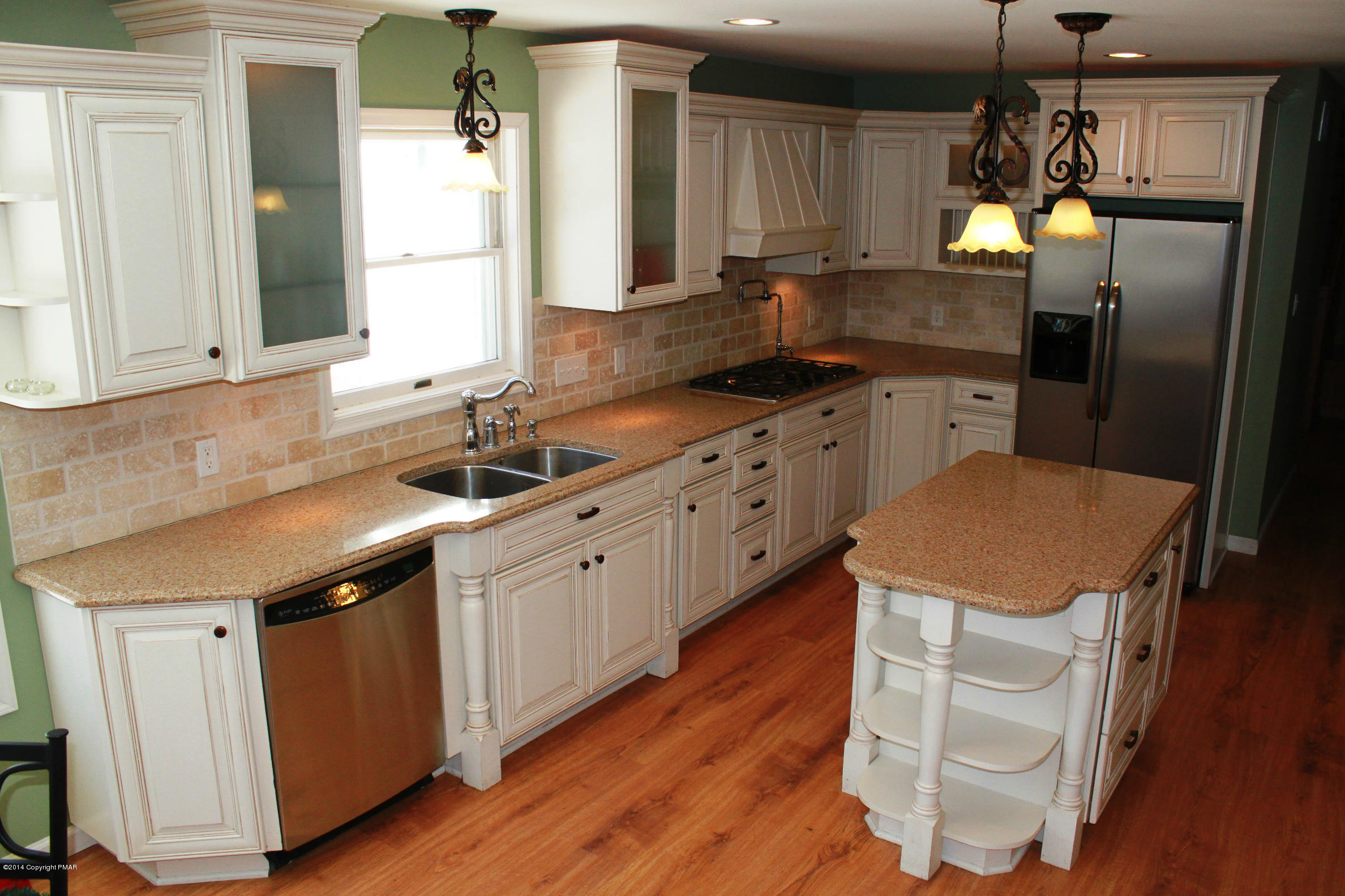 301 Tara Hill Road Bartonsville, PA 18321 - Photo 2 of 40 Kitchen