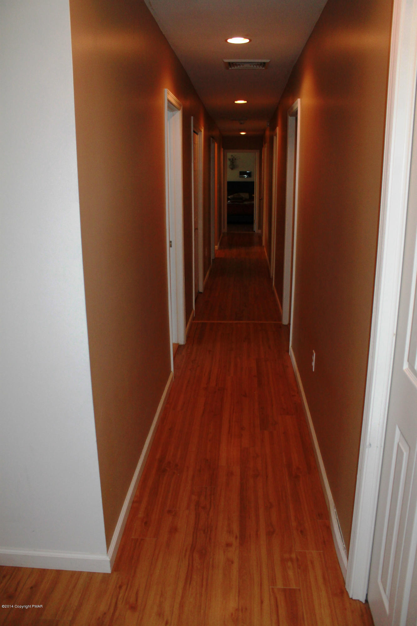 301 Tara Hill Road Bartonsville, PA 18321 - Photo 33 of 40 Upstairs Hallway