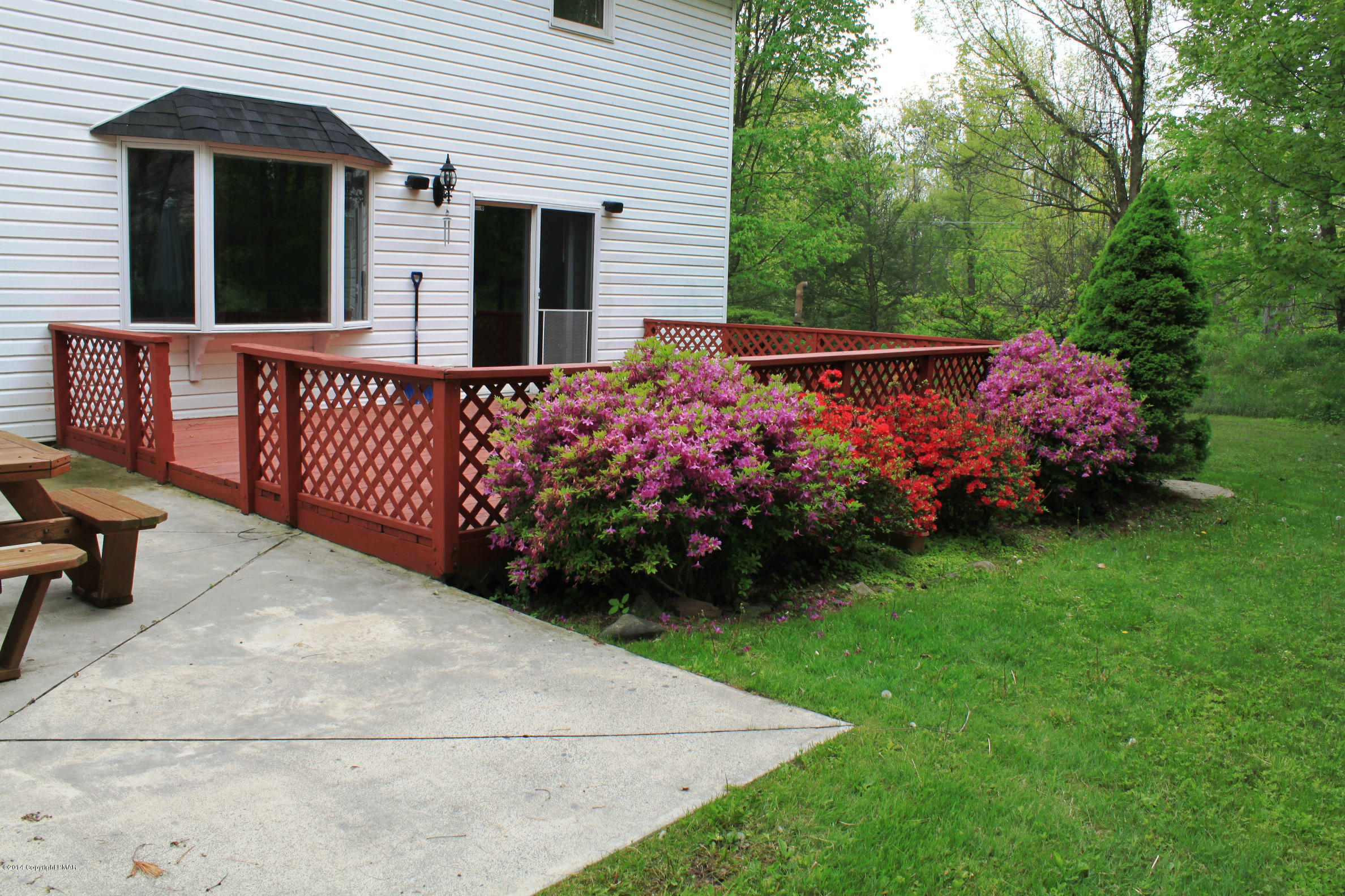 301 Tara Hill Road Bartonsville, PA 18321 - Photo 36 of 40 Deck