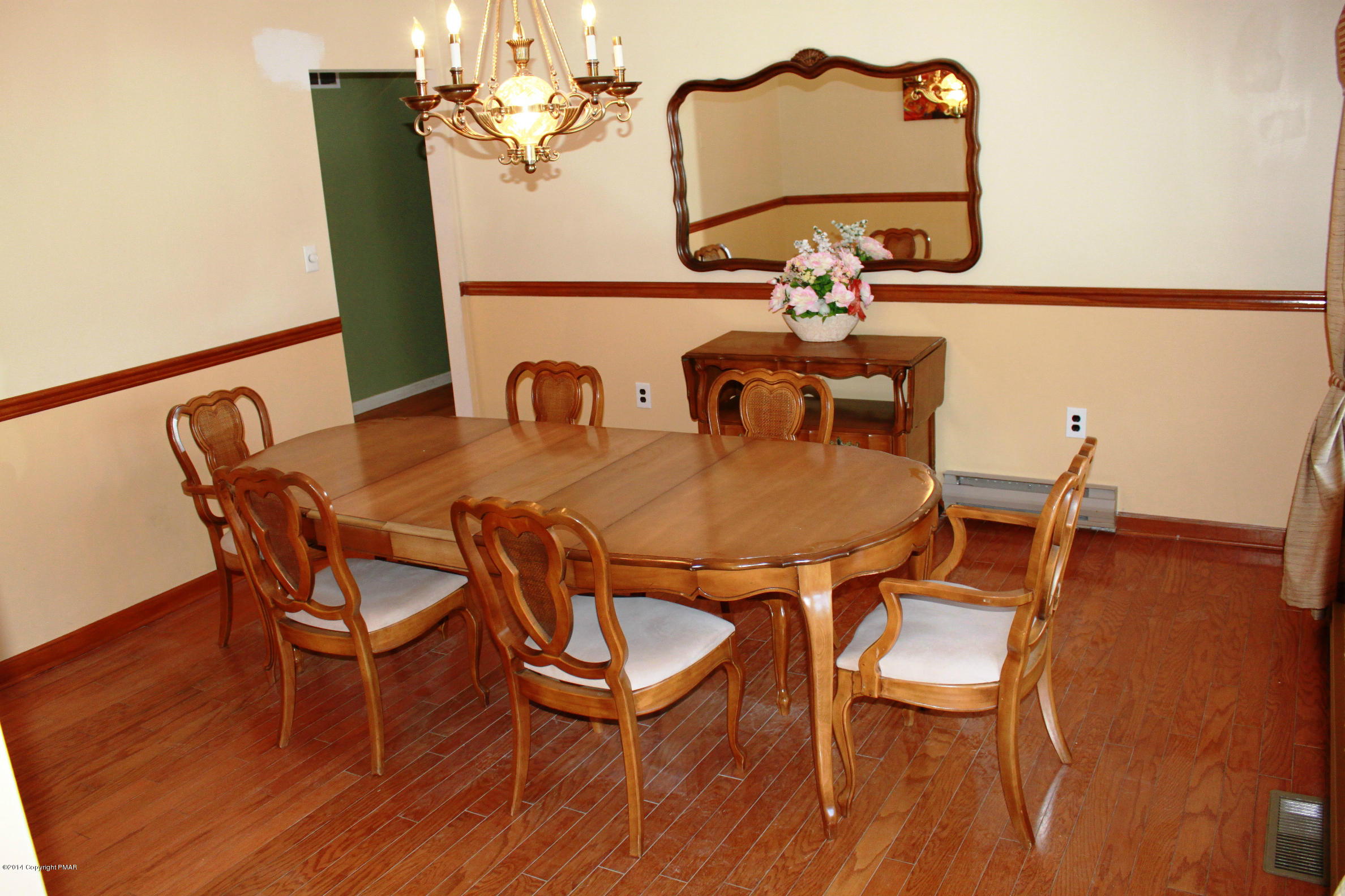 301 Tara Hill Road Bartonsville, PA 18321 - Photo 8 of 40 Dining Room