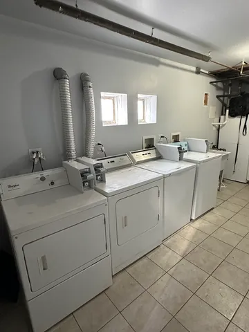 $1,850 | 1928 Jackson Avenue, Unit 2C, Evanston, IL 60201