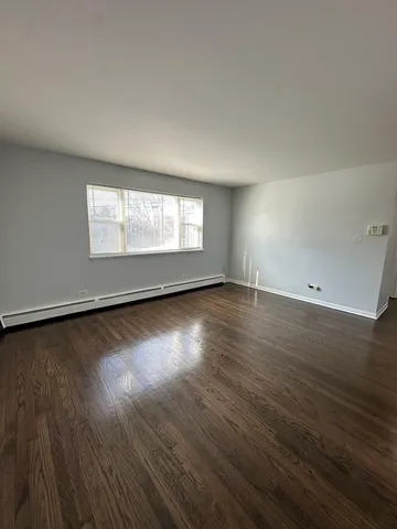 $1,850 | 1928 Jackson Avenue, Unit 2C, Evanston, IL 60201
