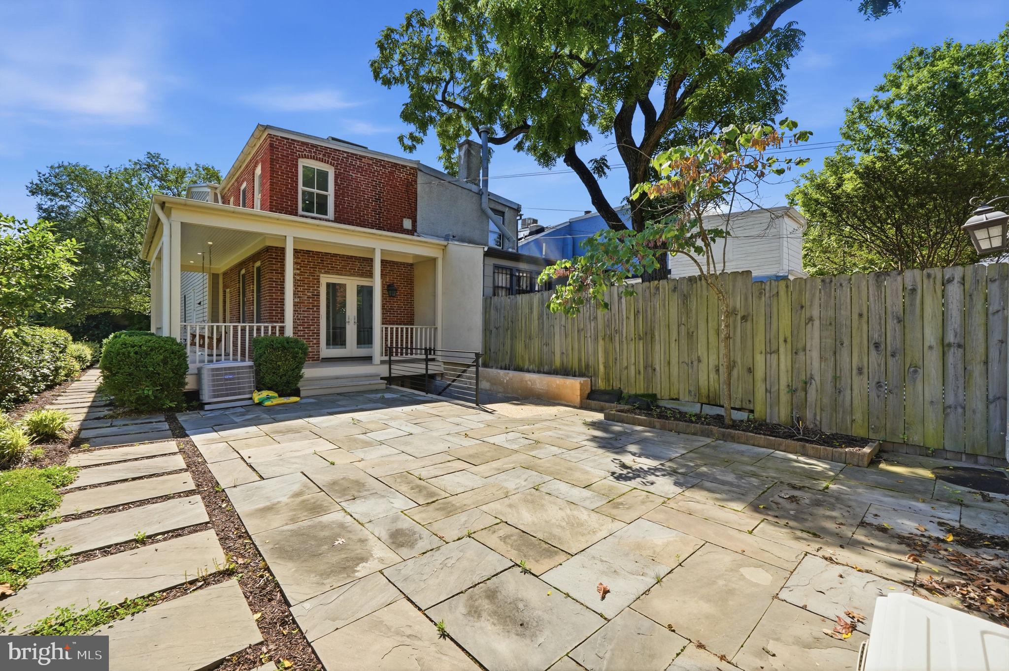 401 11th Street Southeast Washington, DC 20003 - Photo 37 of 38