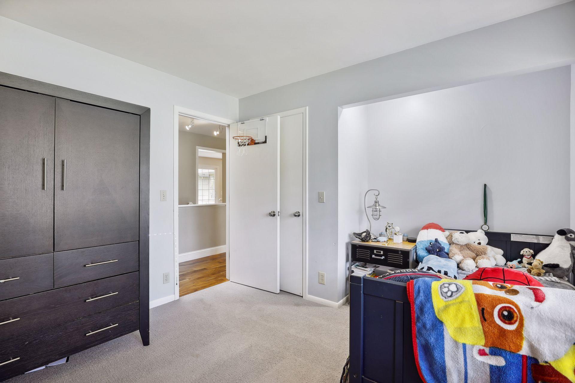 4908 Ridge Place Edina, MN 55424 - Photo 15 of 31