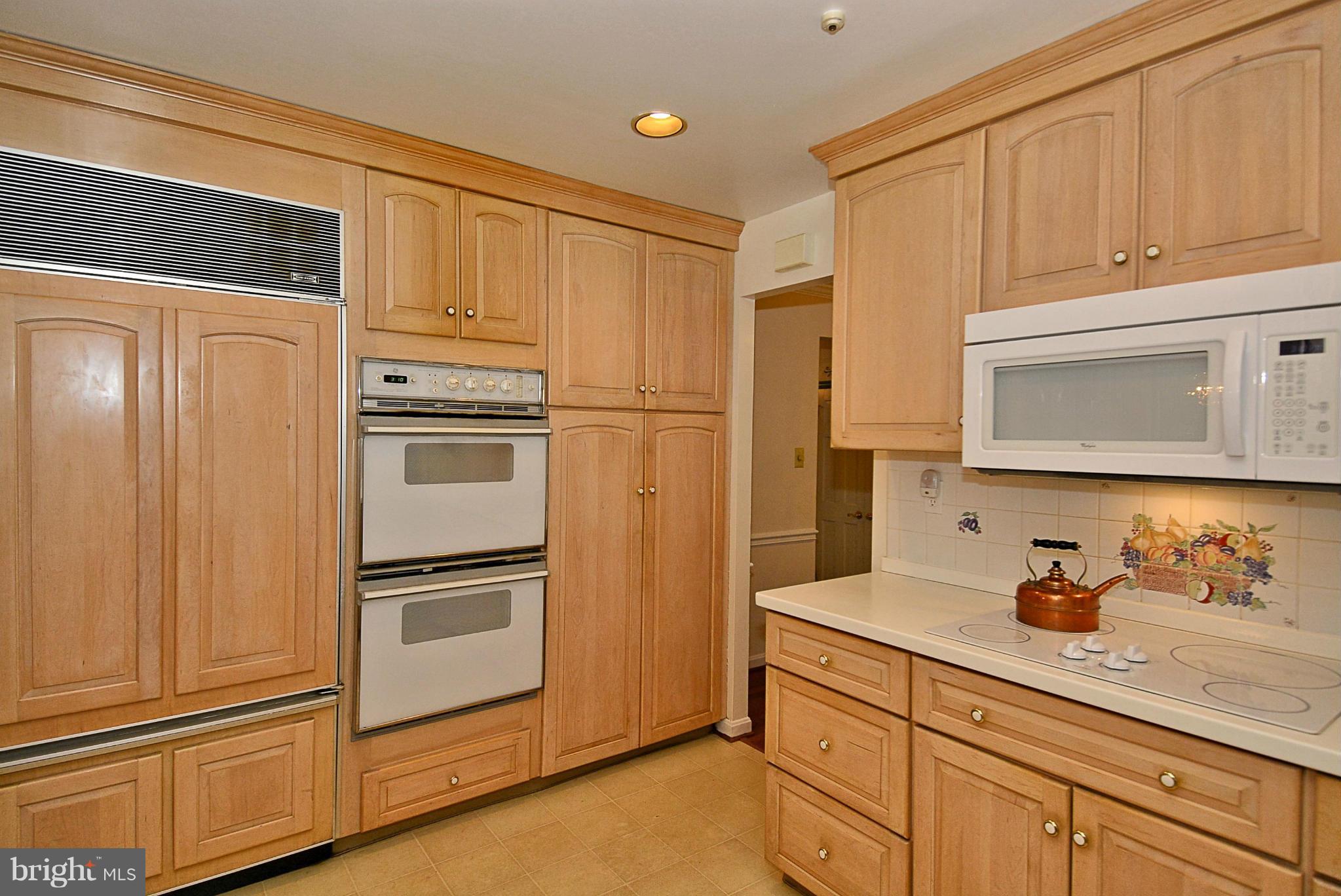 13002 Middlevale Lane Silver Spring, MD 20906 - Photo 2 of 30 Kitchen