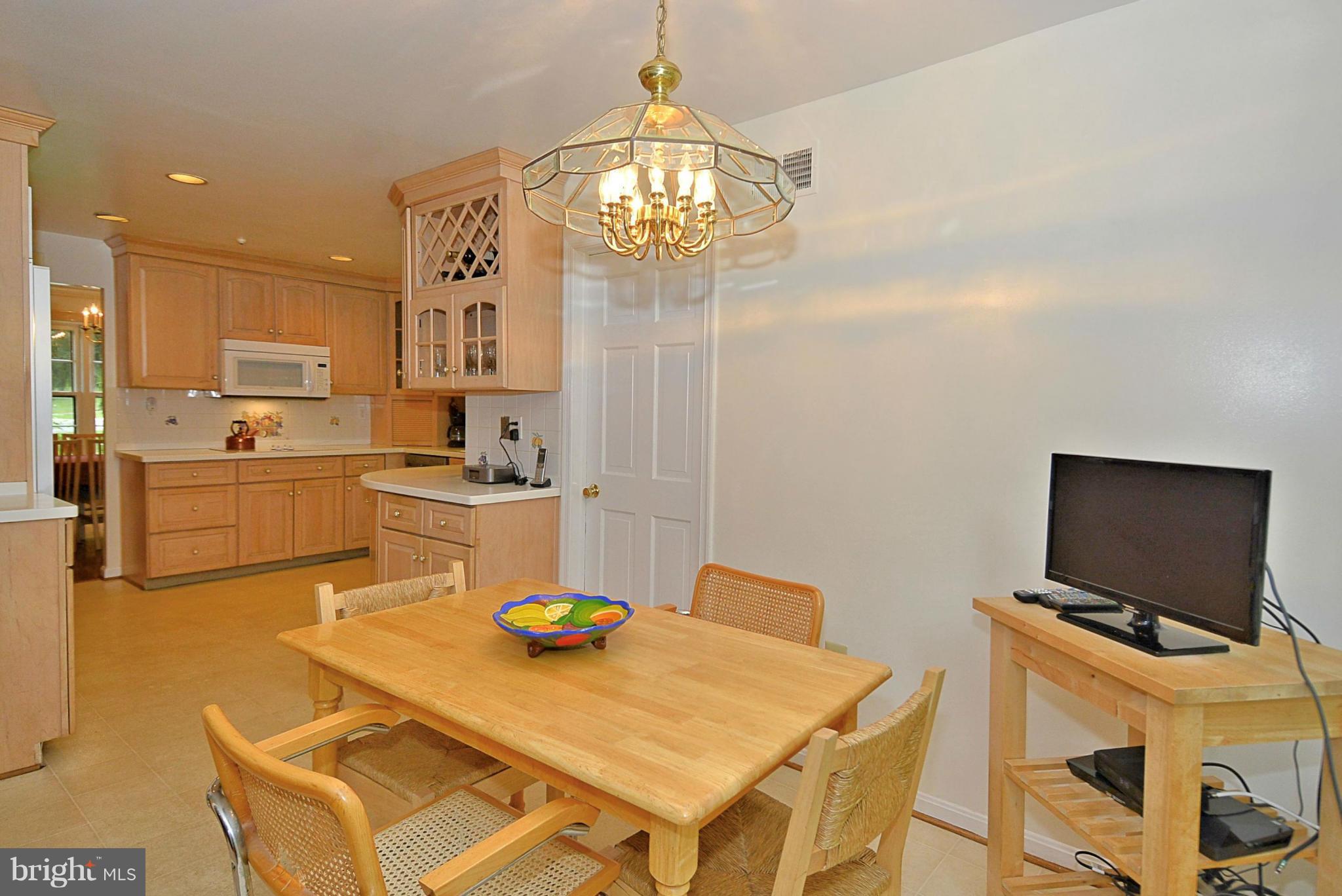 13002 Middlevale Lane Silver Spring, MD 20906 - Photo 4 of 30 Kitchen