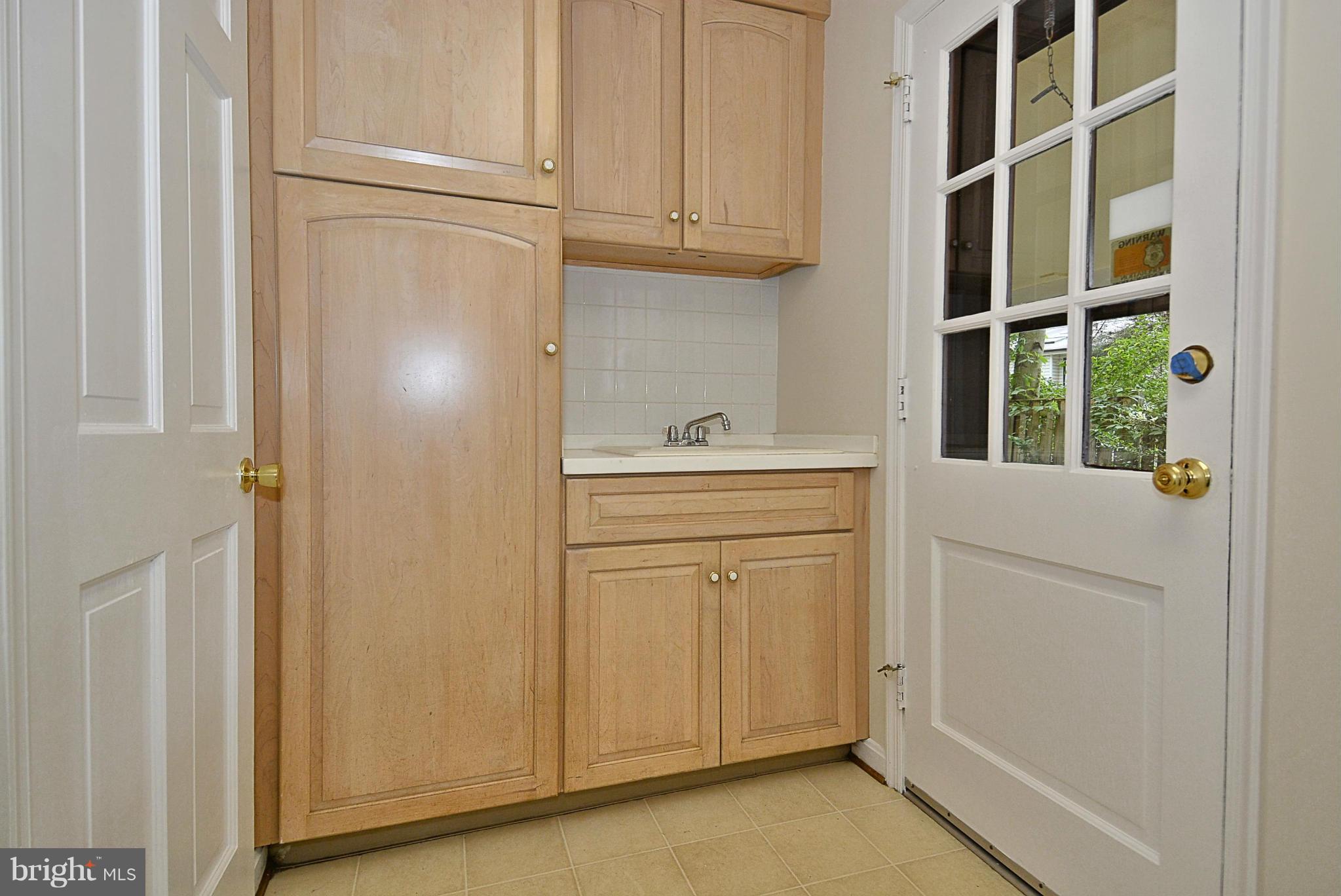 13002 Middlevale Lane Silver Spring, MD 20906 - Photo 5 of 30 Interior (General)