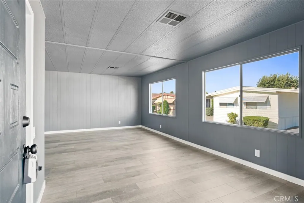 4000 Pierce Street, Unit 239 Riverside, CA 92505 - Photo 15 of 36 Living Room