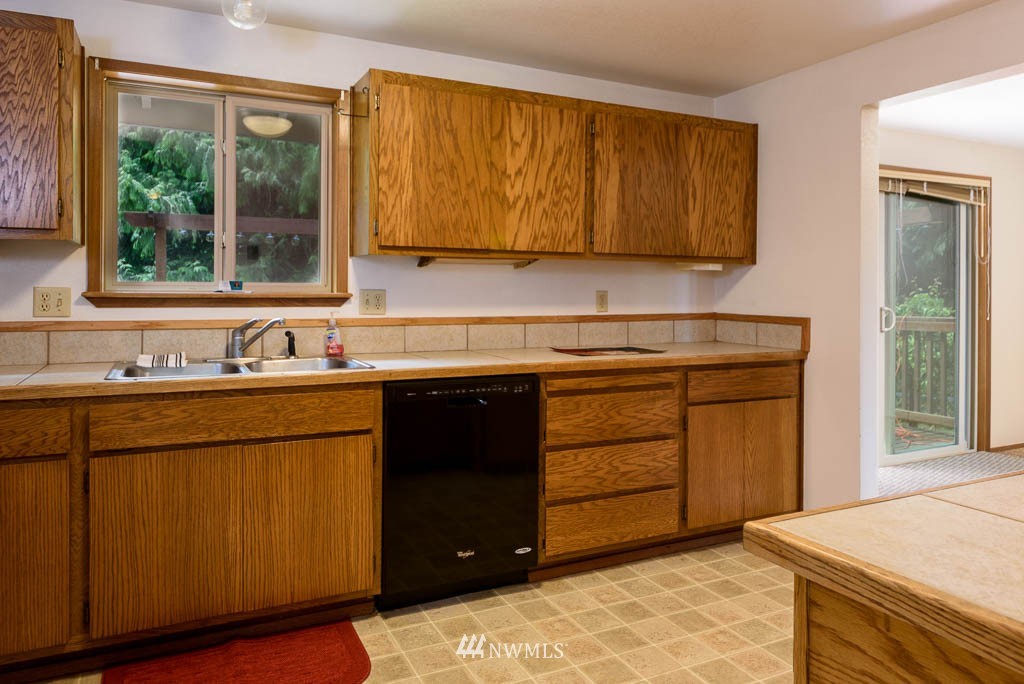 3818 Ridge Way Mount Vernon, WA 98273 - Photo 9 of 25 Gallery Image 9