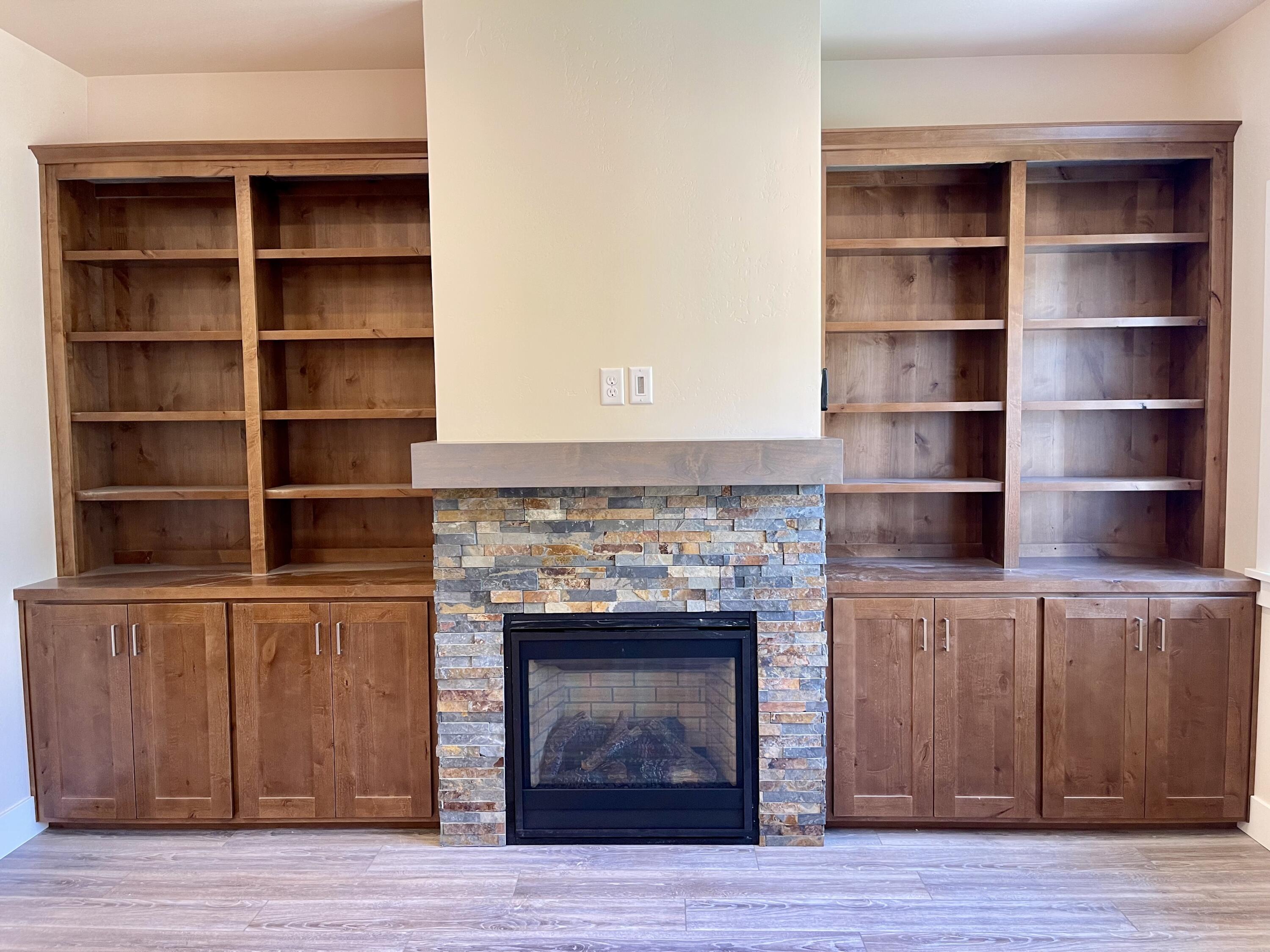 331 Randy Street Ashland, OR 97520 - Photo 4 of 15 Fireplace