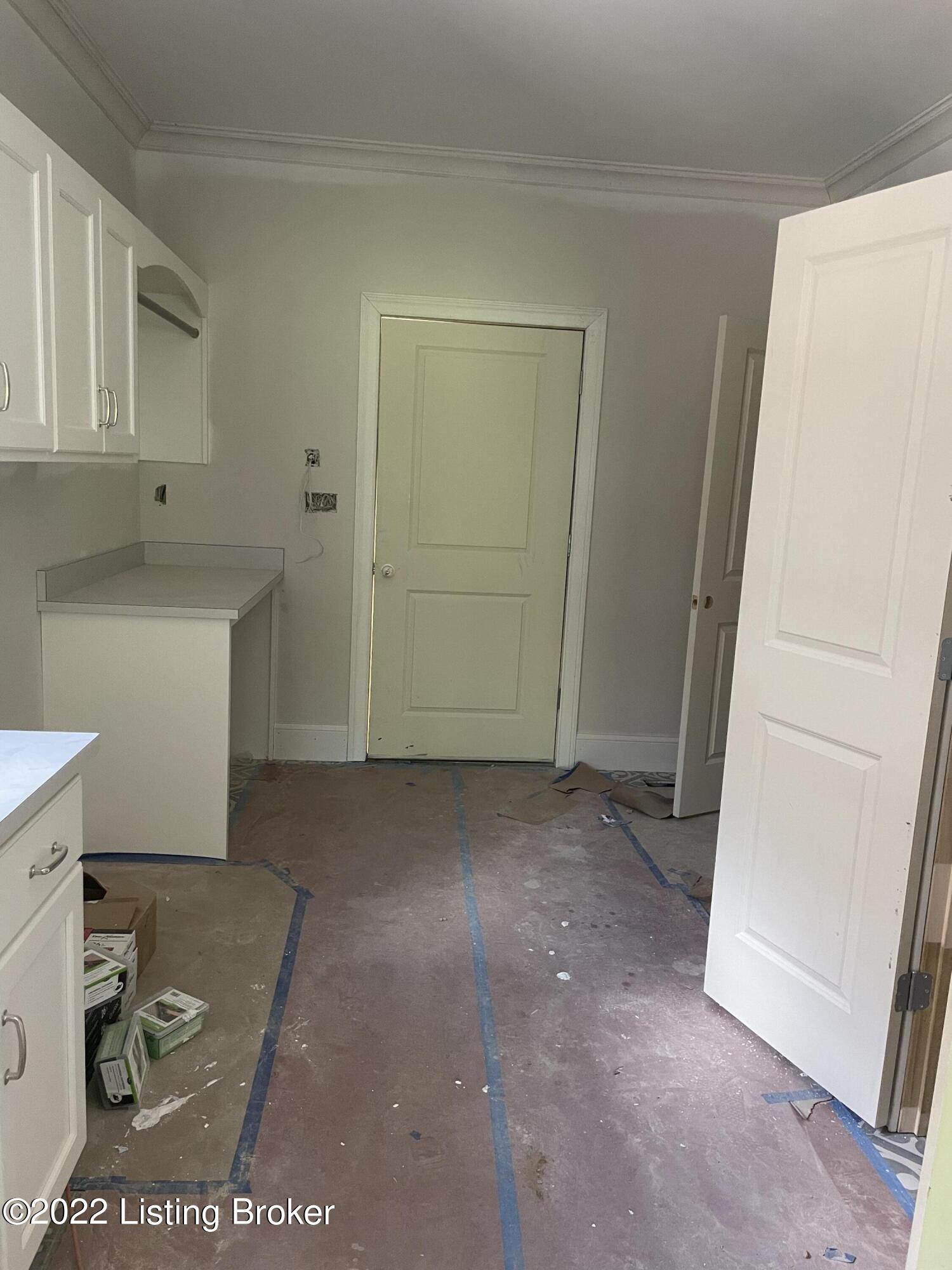 215 Maple Valley Road Louisville, KY 40245 - Photo 6 of 19 Laundry room