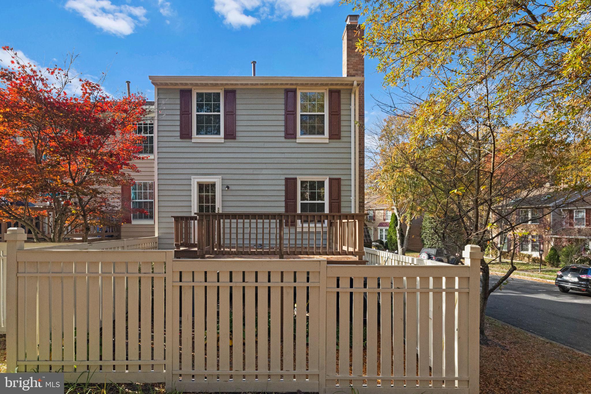 1526 Autumn Ridge Circle Reston, VA 20194 - Photo 2 of 26