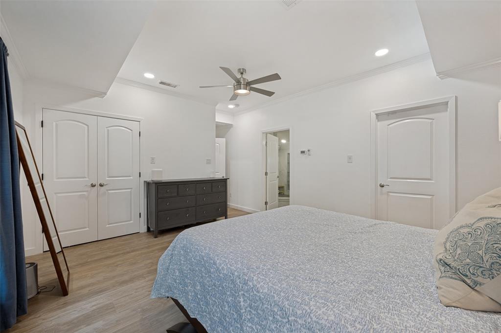 3619 Merrell Road Dallas, TX 75229 - Photo 21 of 26 Spacious room featuring wood-finish flooring, recessed lighting, and a ceiling fan