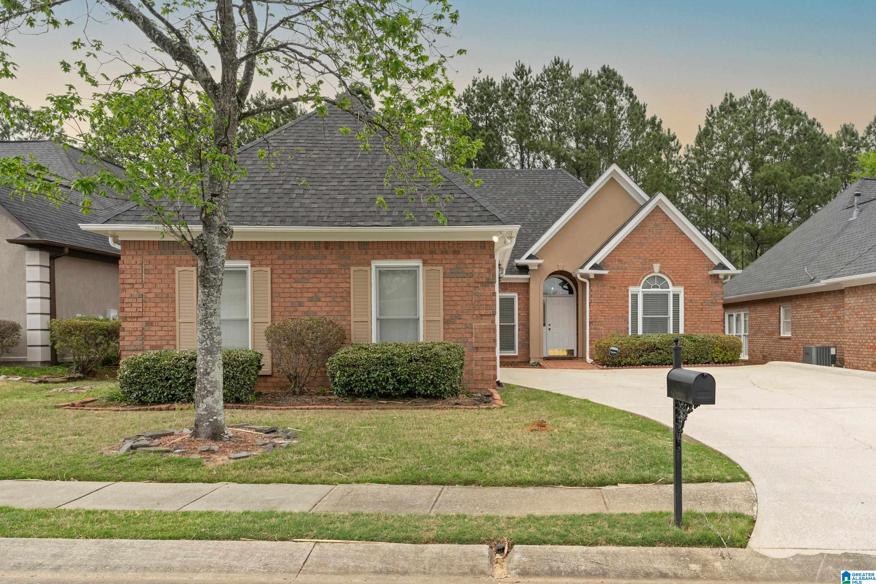 113 Paradise Lake Road Birmingham, AL 35244 - Photo 2 of 30