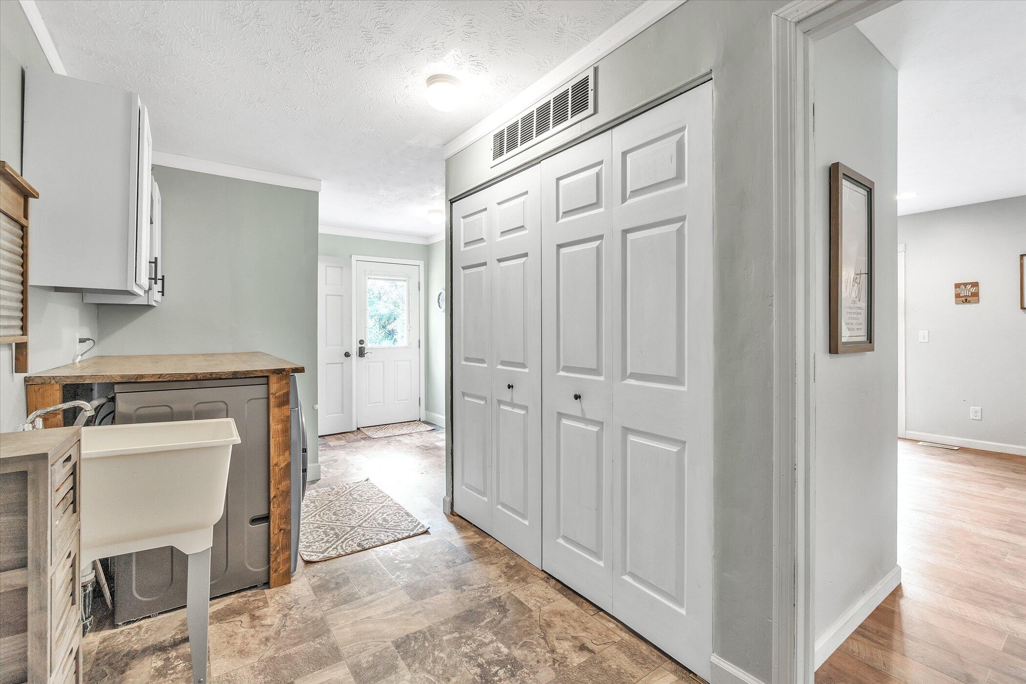 1885 East Fitchburg Road Stockbridge, MI 49285 - Photo 15 of 39 22-1885-E-fitchburg-Rd-WindowStill-Real-