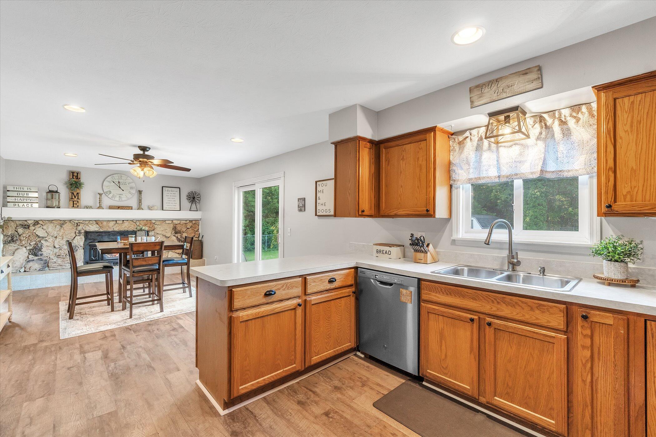1885 East Fitchburg Road Stockbridge, MI 49285 - Photo 3 of 39 16-1885-E-fitchburg-Rd-WindowStill-Real-