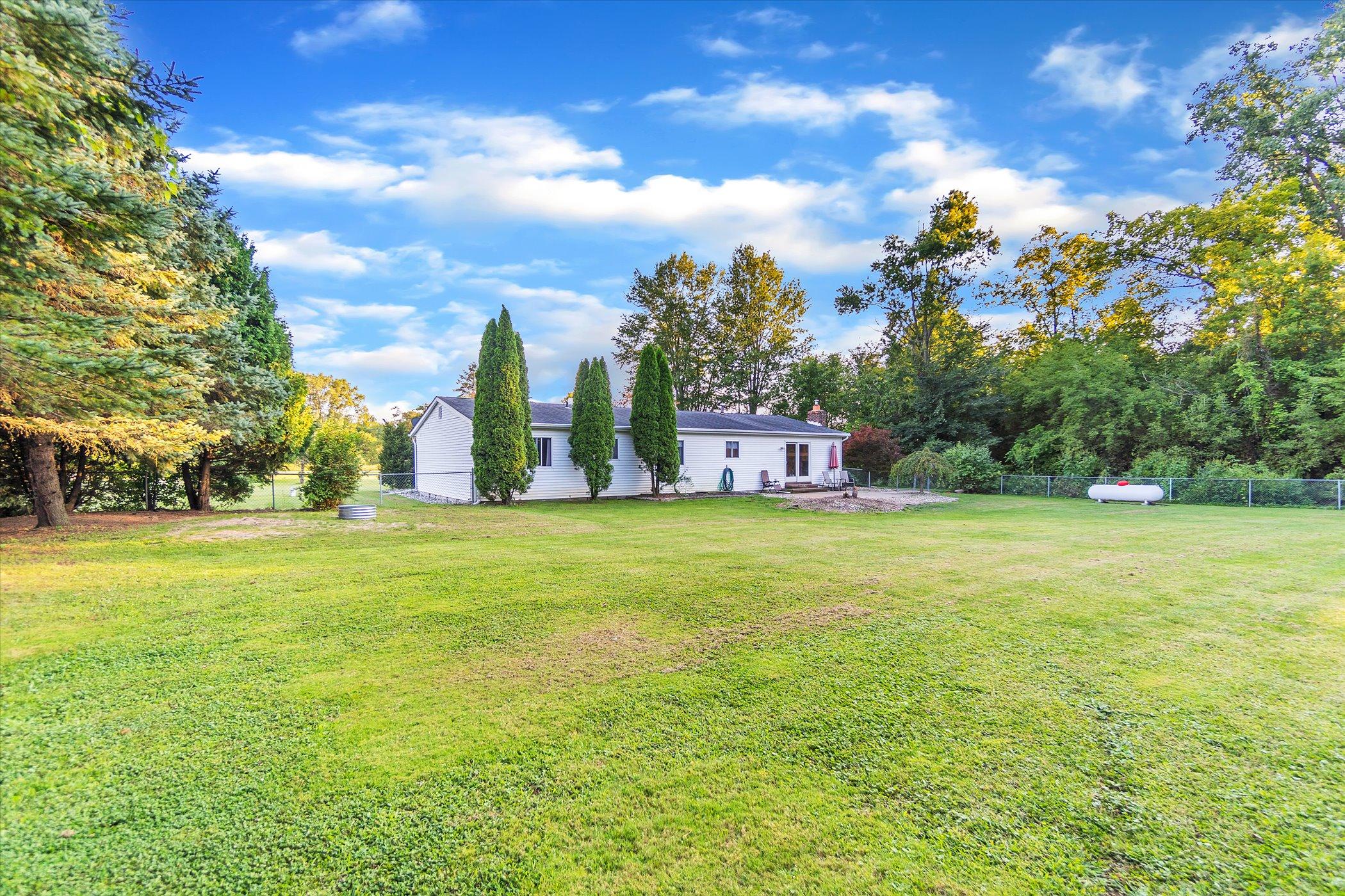 1885 East Fitchburg Road Stockbridge, MI 49285 - Photo 33 of 39 44-1885-E-fitchburg-Rd-WindowStill-Real-