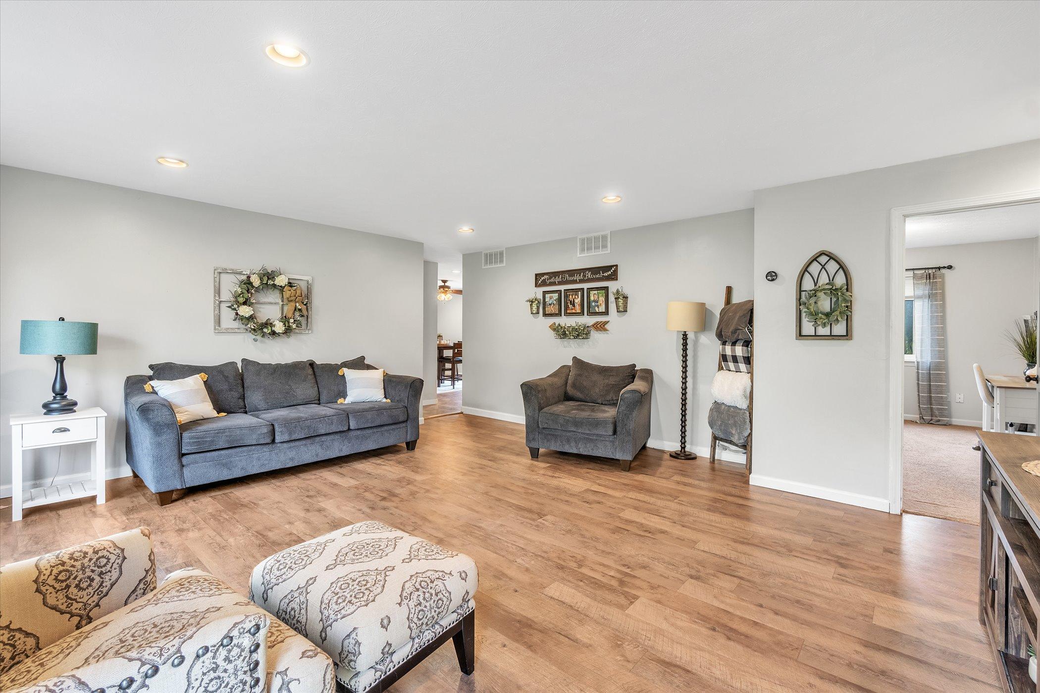 1885 East Fitchburg Road Stockbridge, MI 49285 - Photo 5 of 39 09-1885-E-fitchburg-Rd-WindowStill-Real-