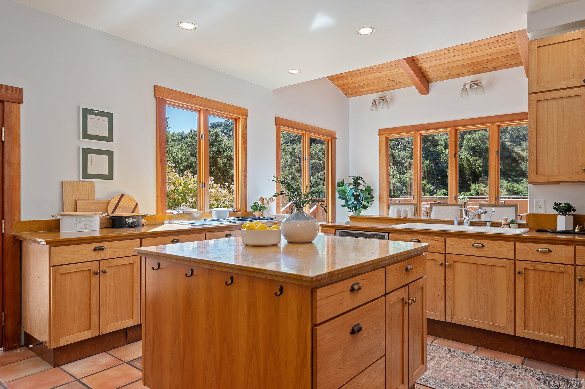 1545 San Roque Road Santa Barbara, CA 93105 - Photo 18 of 47 Grand Kitchen