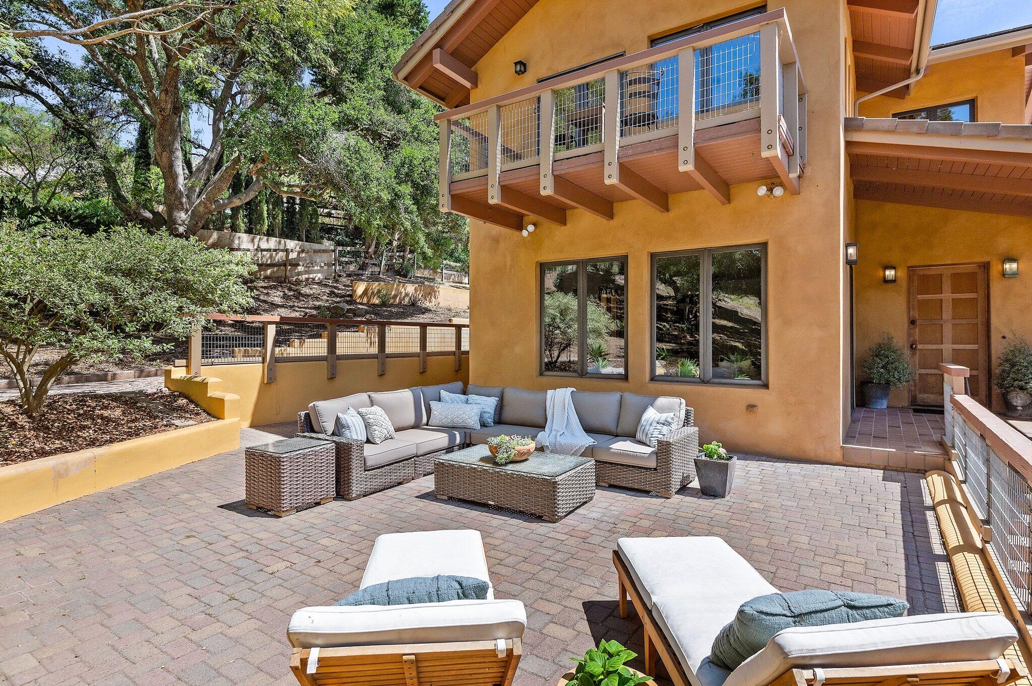1545 San Roque Road Santa Barbara, CA 93105 - Photo 6 of 47 Courtyard Entrance