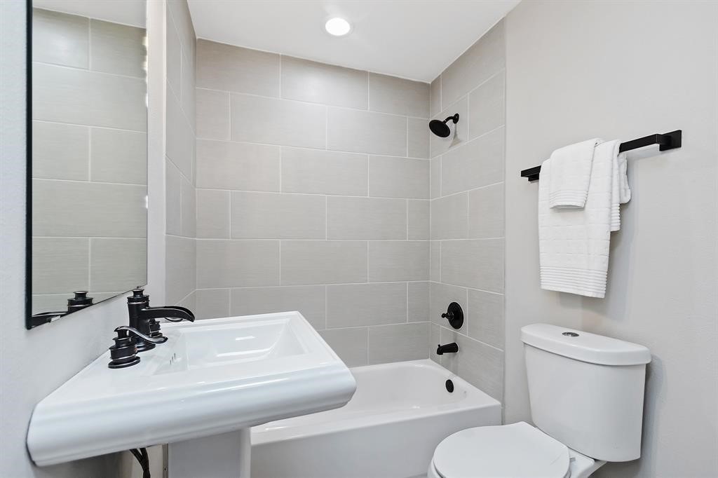 1414 Alexander Street Houston, TX 77008 - Photo 31 of 34