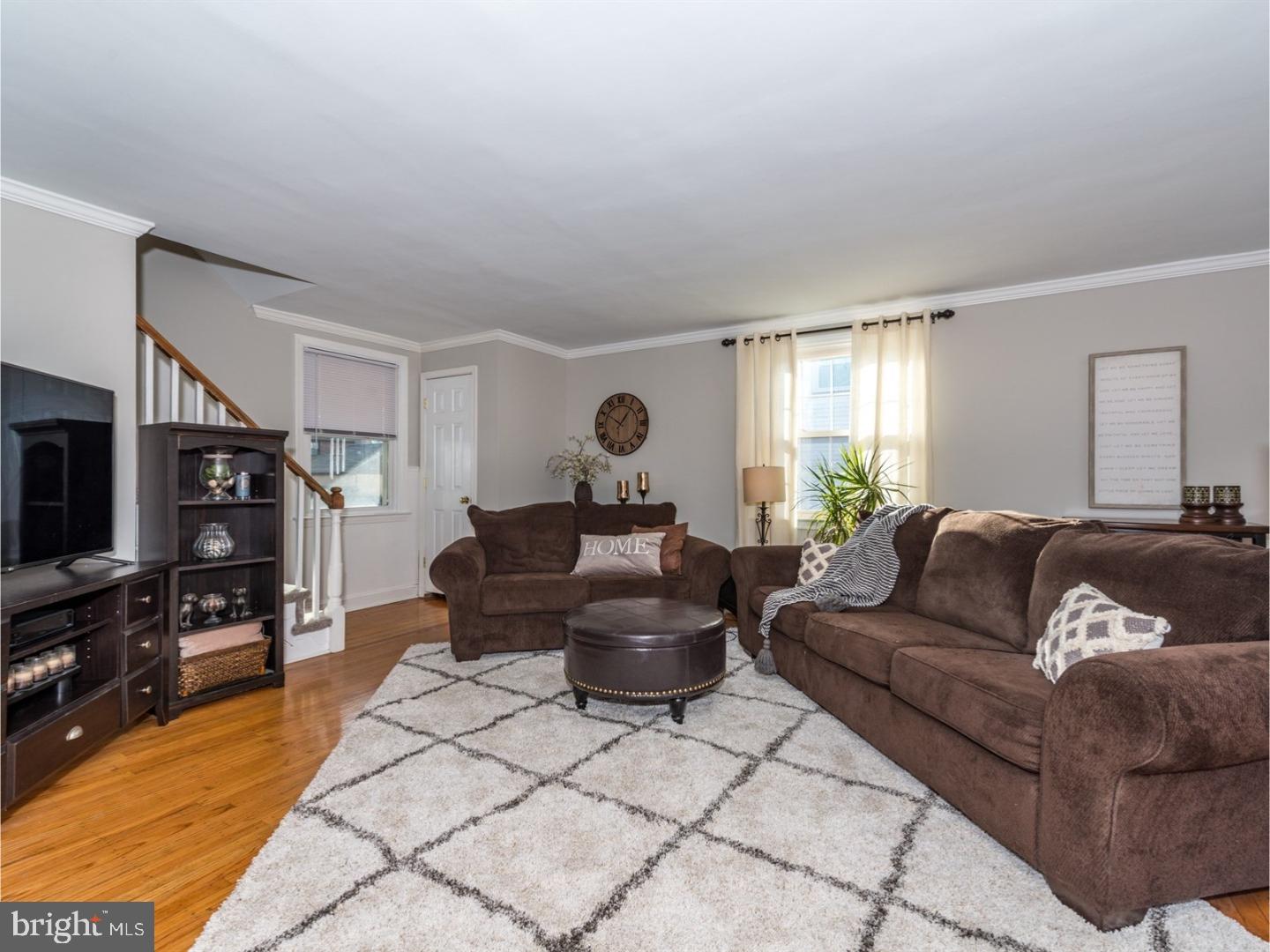 69 Worrell Drive Springfield, PA 19064 - Photo 3 of 24 Living Room