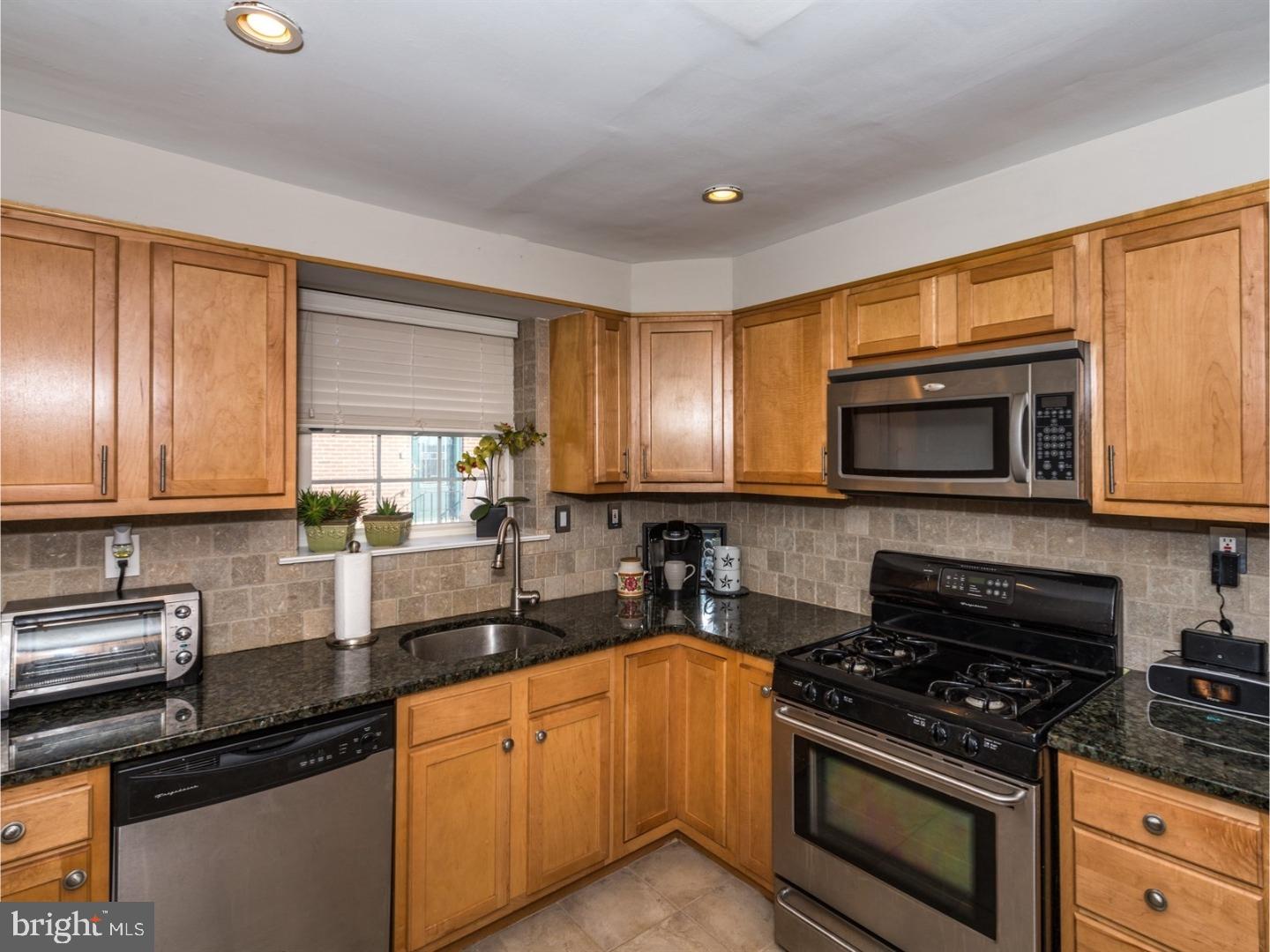 69 Worrell Drive Springfield, PA 19064 - Photo 9 of 24 Kitchen